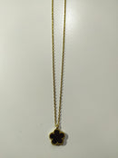 Collar con colgante trebol cinco hojas negro - additional image 3